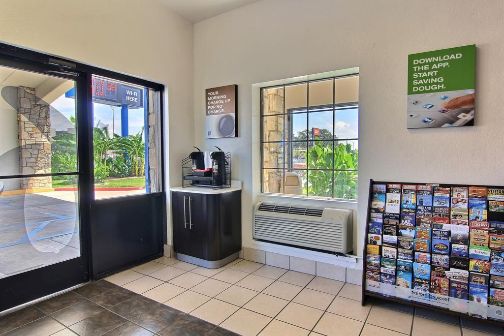 Motel 6 Austin, Tx - Central Downtown Ut Экстерьер фото